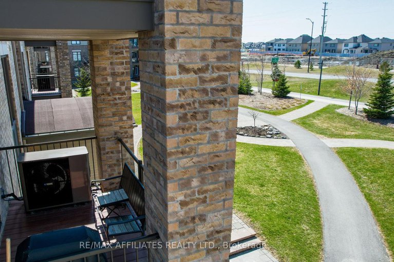 28493812/201-220-janka-private/emerald-meadowstrailwest/ottawa/ontario/K2V0E6_18