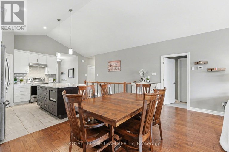 29469696/855-reaume-street/mississippi-mills-ramsay-twp/mississippi-mills/ontario/K0A1A0_18