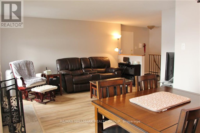 29249916/4-14-sweetbriar-circle/pheasant-run/ottawa/ontario/K2J2K4_5