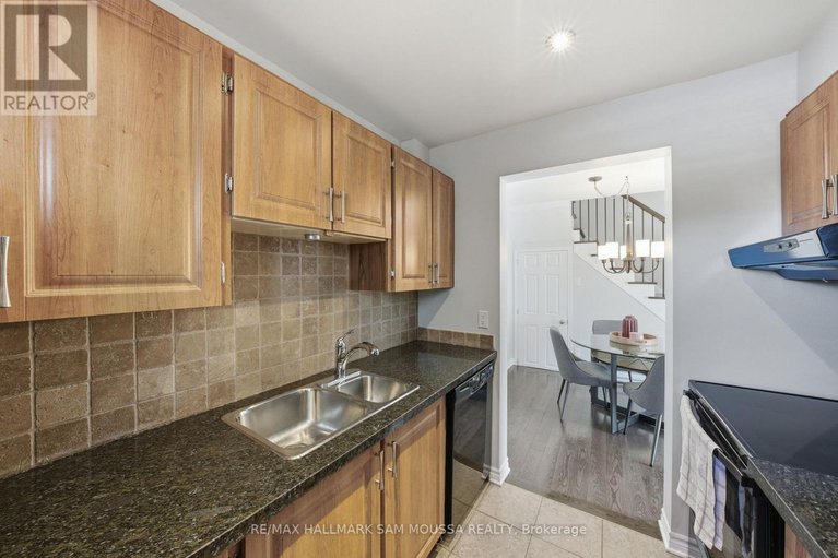 29571968/b-25-woodvale-green/craig-henrywoodvale/ottawa/ontario/K2G4H3_17