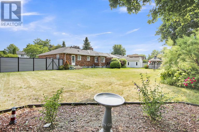 28746797/11-lamadeleine-boulevard/embrun/russell/ontario/K0A1W0_38