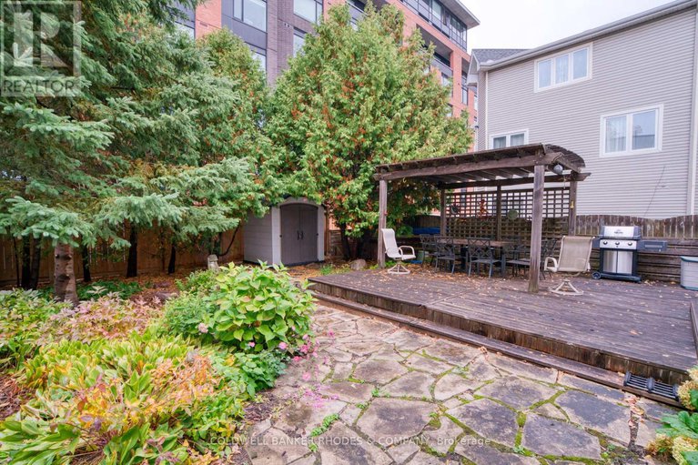 29378691/118-robinson-avenue/sandy-hill/ottawa/ontario/K1N8P1_21