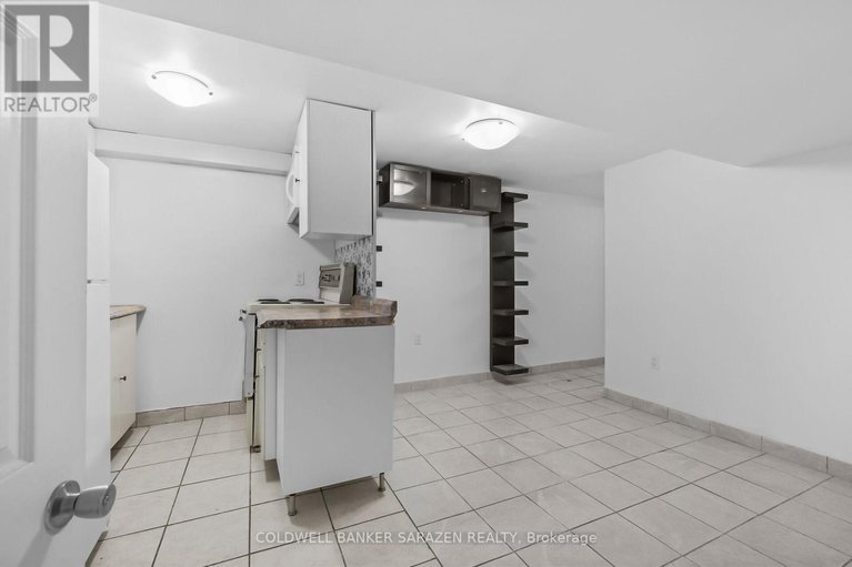 29554876/911-blair-road/cardinal-heights/ottawa/ontario/K1J7M8_18