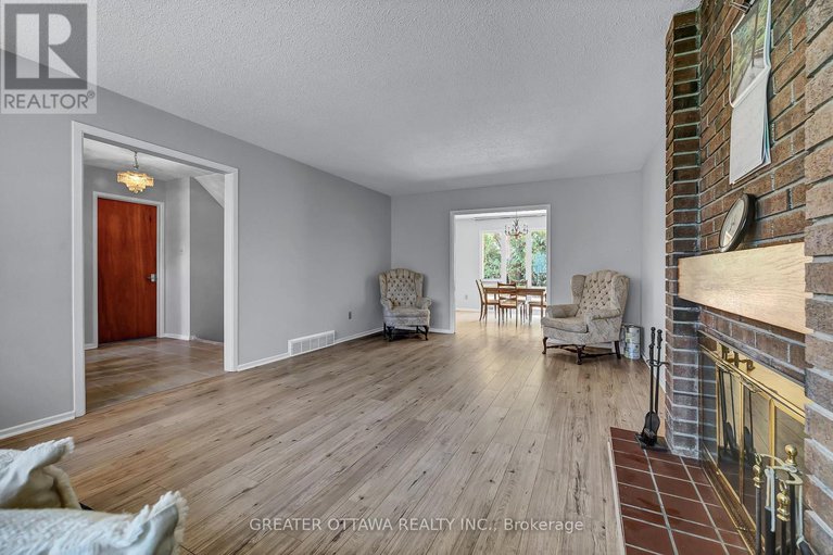 27904178/15-rutherford-crescent-s/beaverbrook/ottawa/ontario/K2K1N1_5