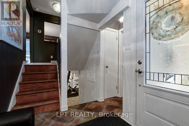 29180960/56-sandhurst-court/mooneys-bayriverside-park/ottawa/ontario/K1V9V4_5