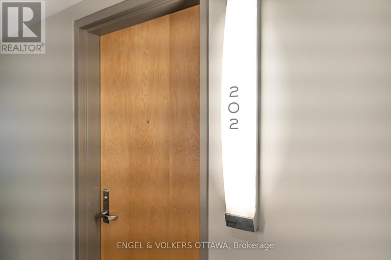 29605775/202-197-lisgar-street/ottawa-centre/ottawa/ontario/K2P0C3_5