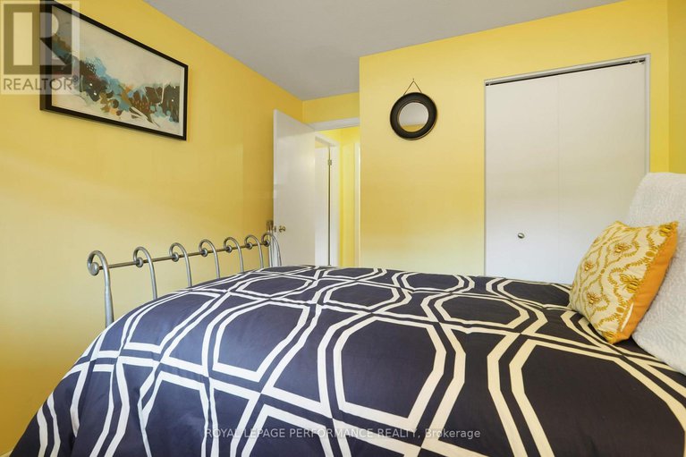 28961456/402-1589-st-bernard-street/sawmill-creektimbermill/ottawa/ontario/K1T3H8_26