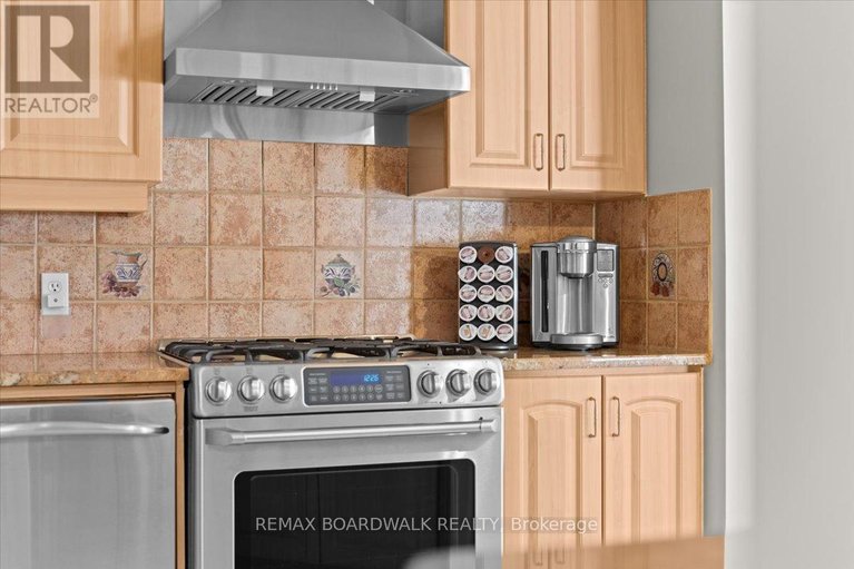 29446345/6355-sablewood-place/chapel-hill/ottawa/ontario/K1C7M3_32