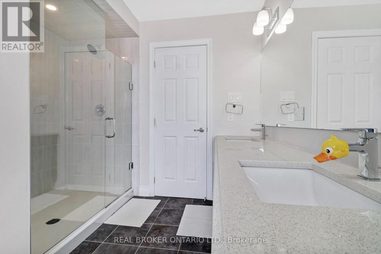 29417317/642-continental-avenue/emerald-meadowstrailwest/ottawa/ontario/K2S1B6_31