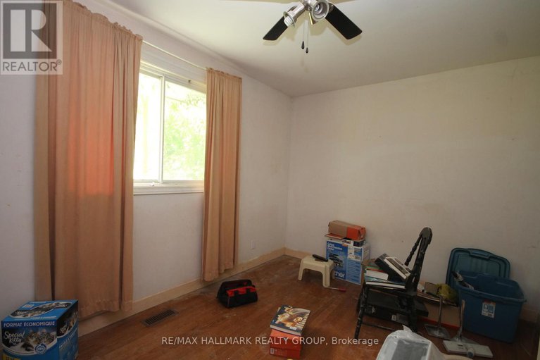 28853332/2516-page-road/orleans-village/ottawa/ontario/K1W1E2_11