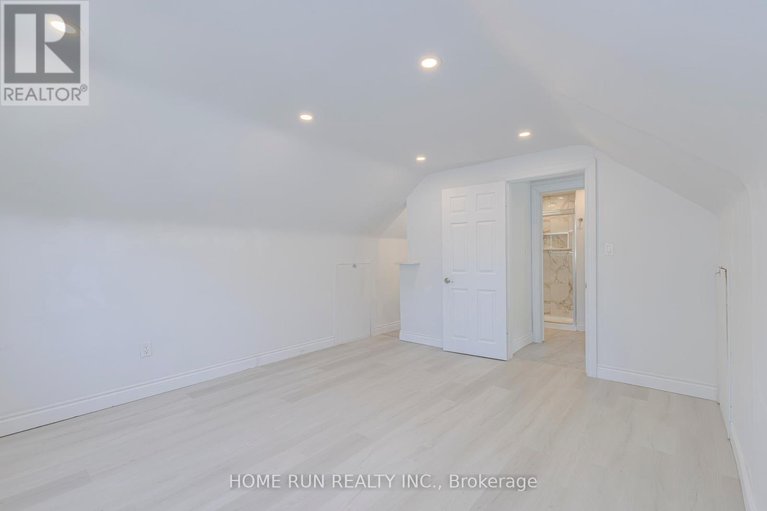28377088/92-meadowlands-drive/meadowlandscrestview/ottawa/ontario/K2G2R8_31