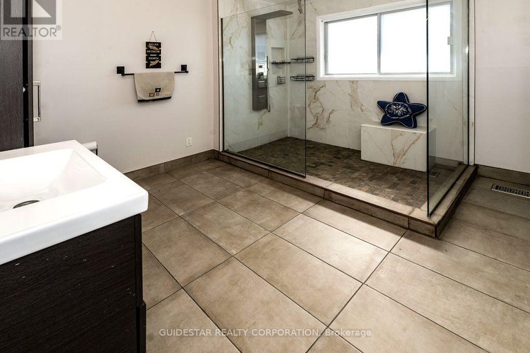 28106745/450-tremblay-road/eastway-gardensindustrial-park/ottawa/ontario/K1G0C9_18