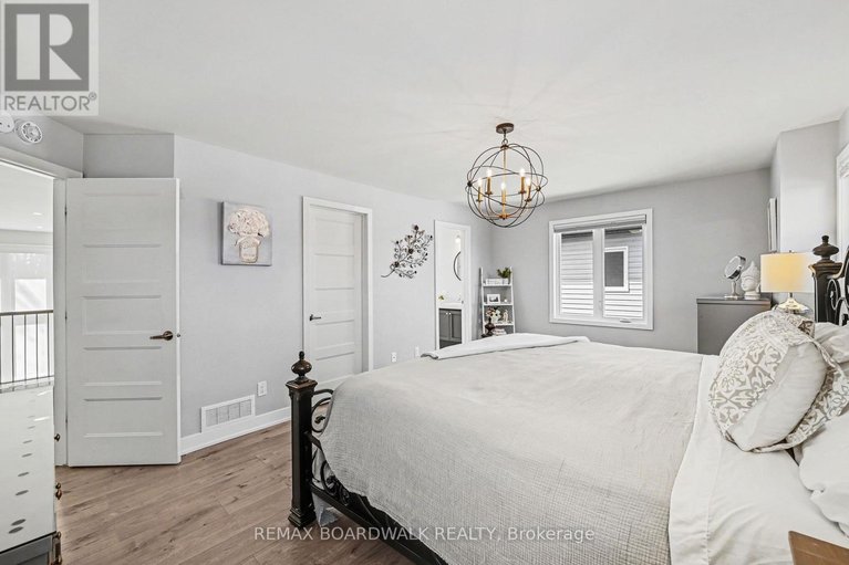 29647826/160-hybrid-street/embrun/russell/ontario/K0A1W0_25