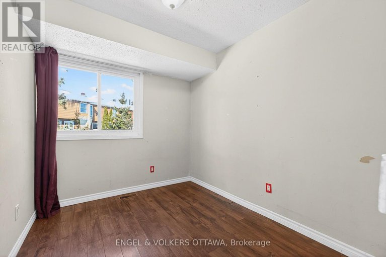 29362440/124-1449-ridgebrook-drive/pineview/ottawa/ontario/K1B4T1_30