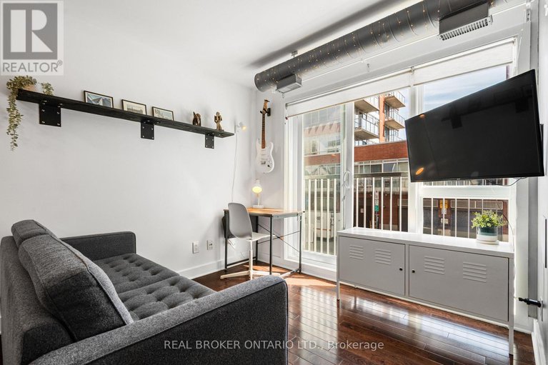 29102586/102-360-cumberland-street/lower-townbyward-market/ottawa/ontario/K1N0B1_12