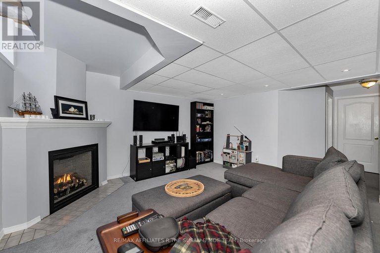 29307486/52-kenmare-place/cedargrovefraserdale/ottawa/ontario/K2J3L9_36