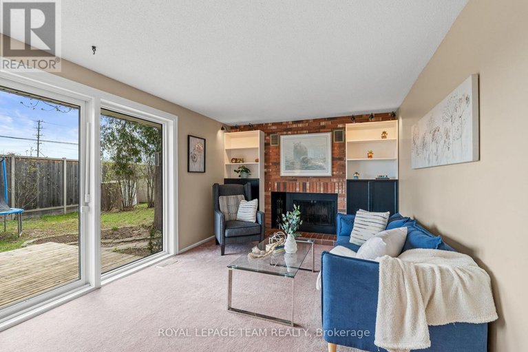 29124358/92-burnetts-grove-circle/pheasant-run/ottawa/ontario/K2J1N7_14