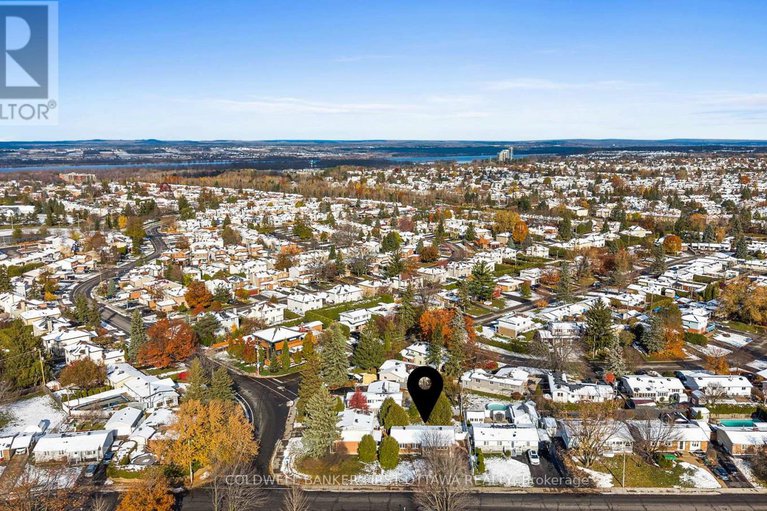 29157123/351-amiens-street/bilberry-creekqueenswood-heights/ottawa/ontario/K1E1P1_48