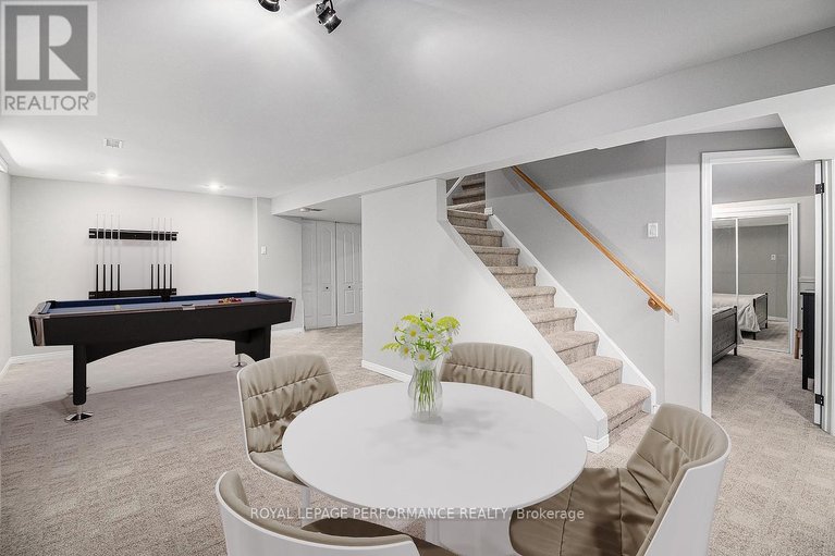 29629038/653-thicket-way/fallingbrookgardenway-south/ottawa/ontario/K4A3A7_30