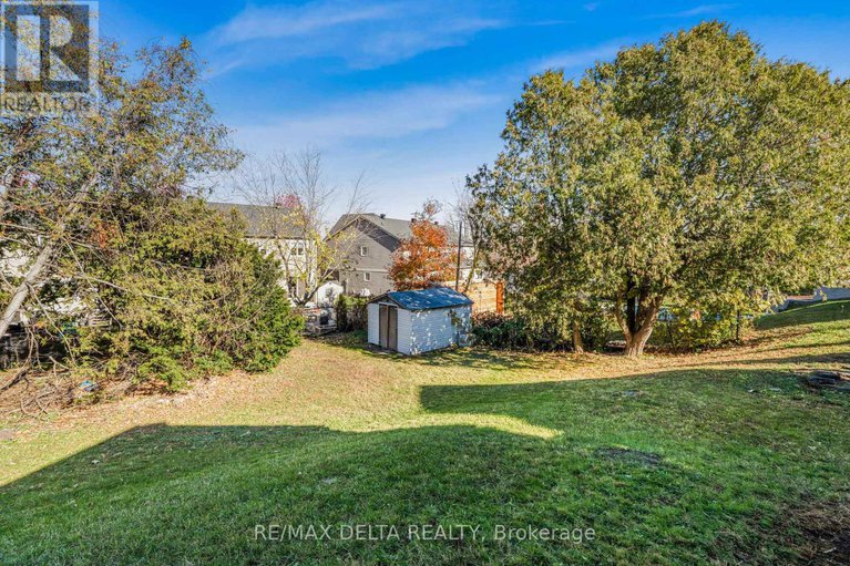 29050096/870-chapman-street/town-of-rockland/clarence-rockland/ontario/K4K1E6_7