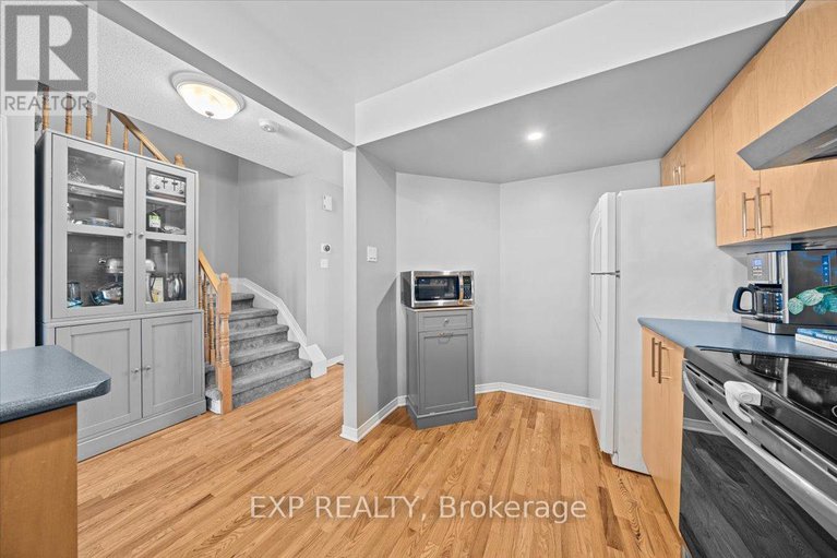 29354269/44-coralbell-private/hunt-club-parkgreenboro/ottawa/ontario/K1T3Z9_12