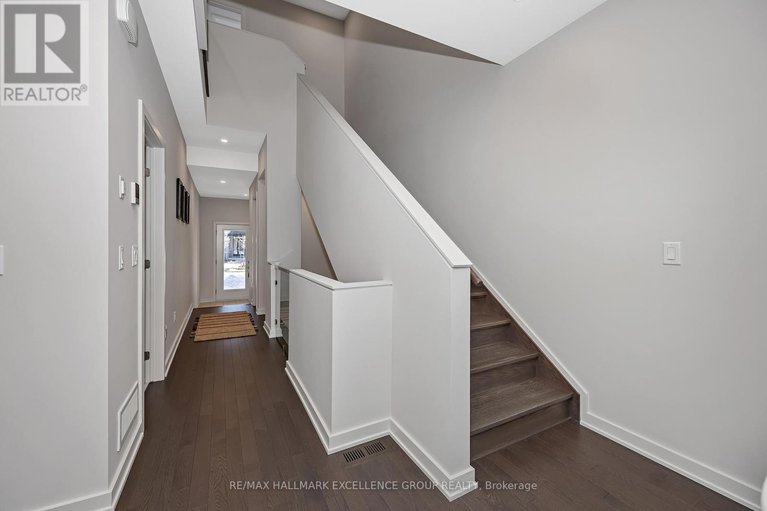 29639073/677-honeydew-street/riverside-southgloucester-glen/ottawa/ontario/K1X0K5_14