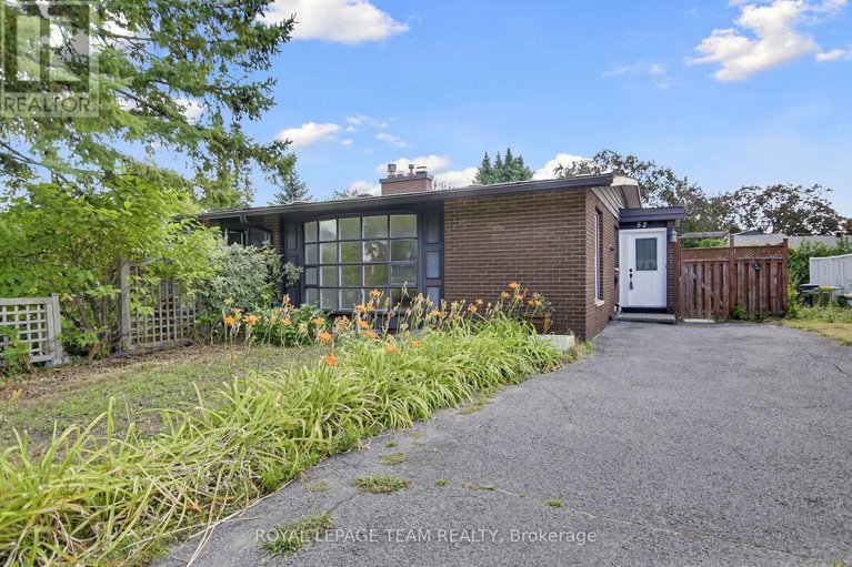 28738547/52-bowhill-avenue/borden-farmstewart-farmcarleton-heightsparkwood-hills/ottawa/ontario/K2E6S7_2