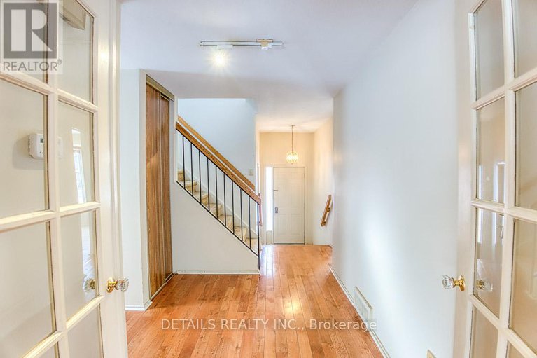 27963218/419-viewmount-drive/borden-farmstewart-farmcarleton-heightsparkwood-hills/ottawa/ontario/K2E7P1_3