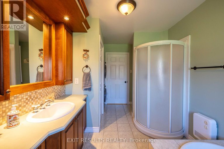 29673655/8-ravary-street/champlain-twp/champlain/ontario/K0B1K0_18