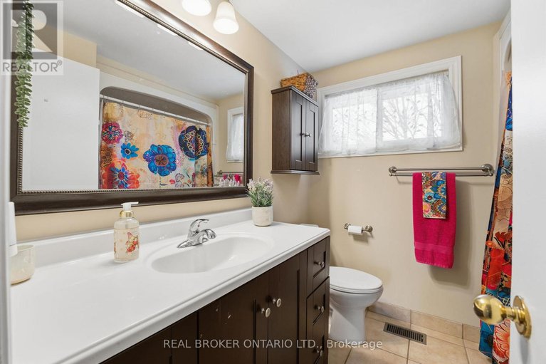 29179274/b-3895-old-richmond-road/arbeatha-park/ottawa/ontario/K2H8T8_17