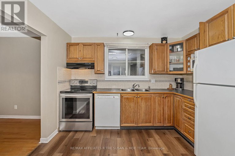 28906635/596-dickinson-avenue/riverside-park-south/ottawa/ontario/K1V7J4_15
