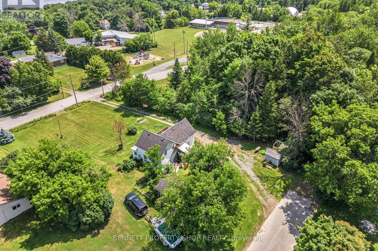 28614640/145-sarah-street-e/mcnabbraeside-twps/mcnabbraeside/ontario/K0A1G0_2