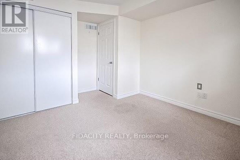 28882322/2-525-stonefield-private/barrhaven-east/ottawa/ontario/K2G4R4_8