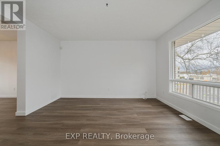 29156827/1364-st-jean-street/chateauneuf/ottawa/ontario/K1C2E6_5