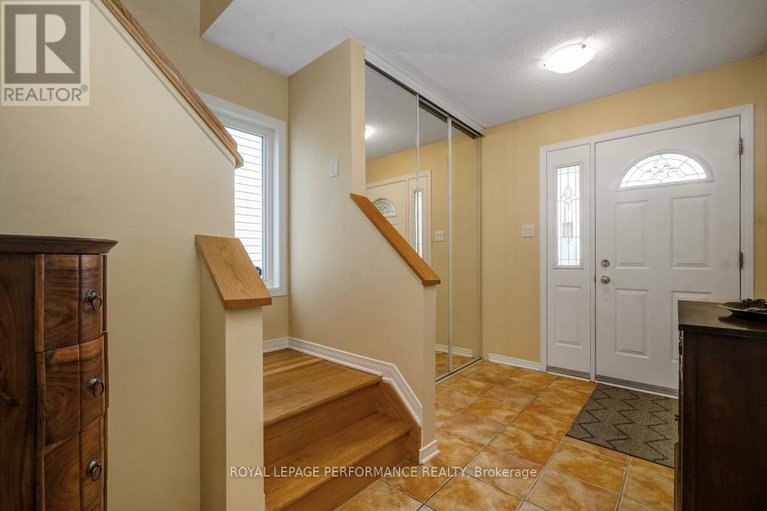 29081363/169-arcola-private/overbrookcastle-heights/ottawa/ontario/K1K4W9_3