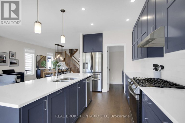 28766291/134-crevasse-road/mer-bleuebradley-estatesanderson-park/ottawa/ontario/K1W0P9_11