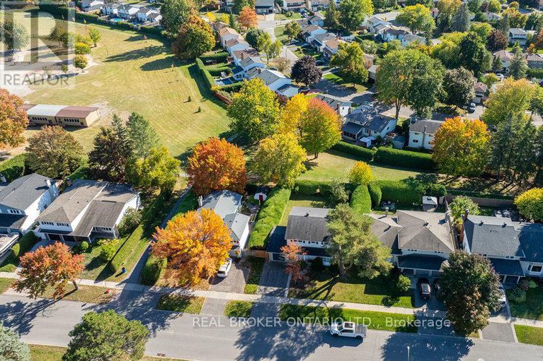 28986692/60-westpark-drive/blackburn-hamlet/ottawa/ontario/K1B3E5_38