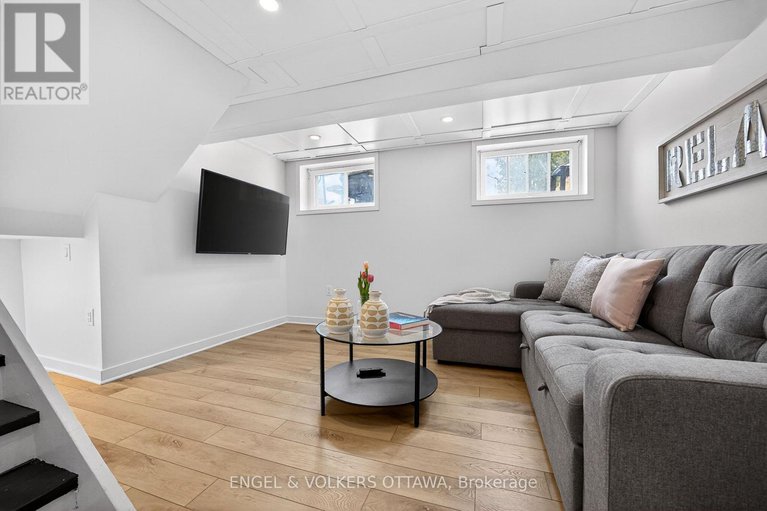 29378489/27-king-george-street/overbrook/ottawa/ontario/K1K1V6_35