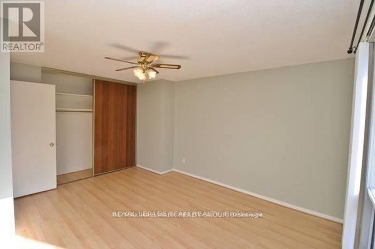 28359553/73-1957-stonehenge-crescent-e/pineview/ottawa/ontario/K1B4N7_12