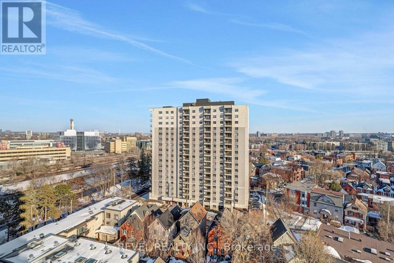 29439631/1403-20-the-driveway-drive/ottawa-centregolden-triangle/ottawa/ontario/K2P1C8_21