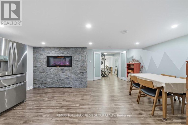 28956956/200-enclave-walk/mer-bleuebradley-estatesanderson-park/ottawa/ontario/K1W0J4_27