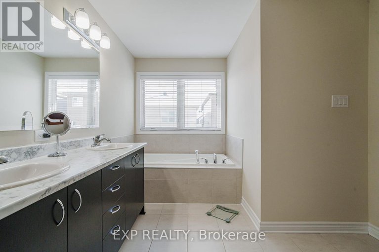 28791941/628-eagle-crest-heights/stittsville-north/ottawa/ontario/K2S2E6_30