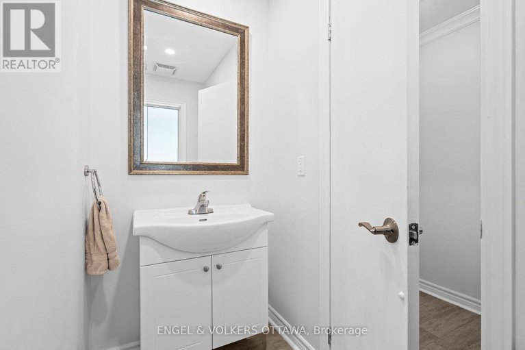 29006192/1540-mimosa-avenue/riverview-park/ottawa/ontario/K1G4C9_5