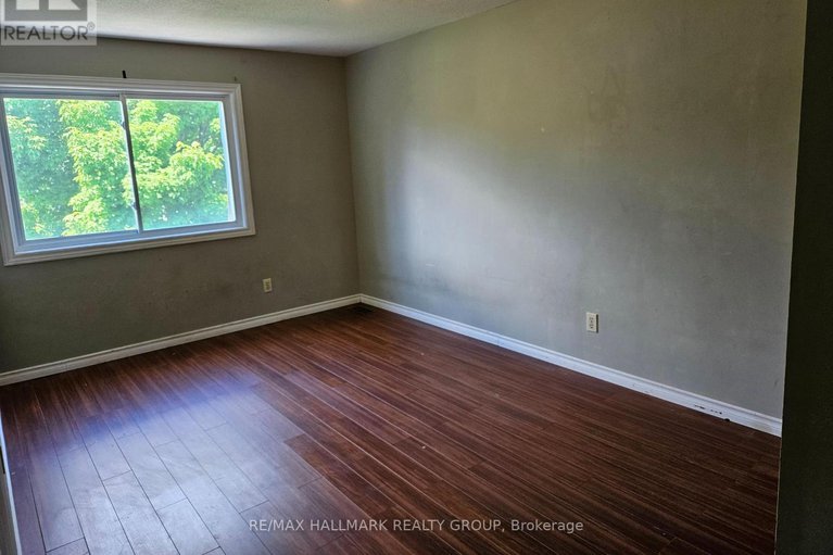 28375991/6-2669-southvale-crescent/sheffield-glenindustrial-park/ottawa/ontario/K1B4V2_16