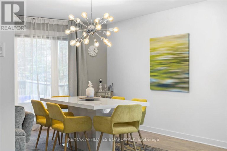 28416743/423-viewmount-drive/borden-farmstewart-farmcarleton-heightsparkwood-hills/ottawa/ontario/K2E7P1_17