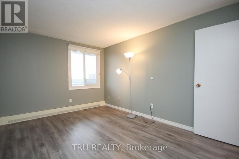28797353/1604-1081-ambleside-drive/woodroffe/ottawa/ontario/K2B8C8_24