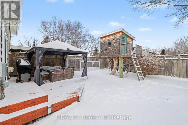 29485889/28-glamorgan-drive/glencairnhazeldean/ottawa/ontario/K2L1P9_31