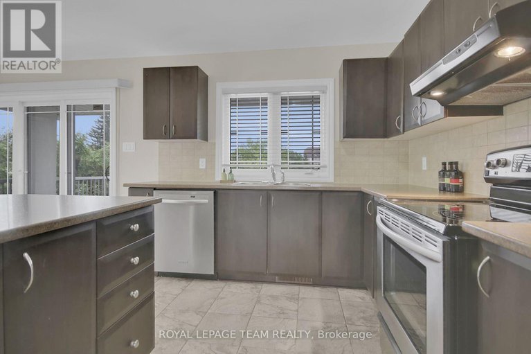 28352724/128a-centrepointe-drive/centrepointe/ottawa/ontario/K2G6B1_17