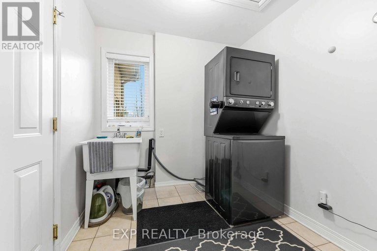 29660876/5655-mahogany-harbour-lane/manotick-south-to-roger-stevens/ottawa/ontario/K4M1K9_4