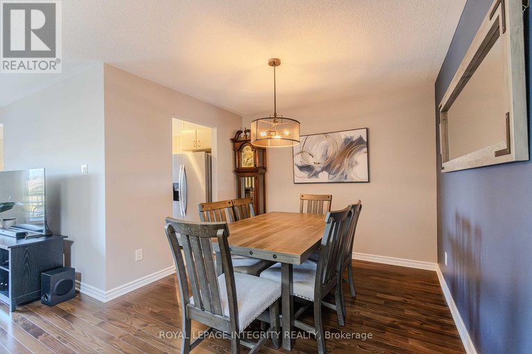 28738555/218-catamount-court/emerald-meadowstrailwest/ottawa/ontario/K2M0A9_11